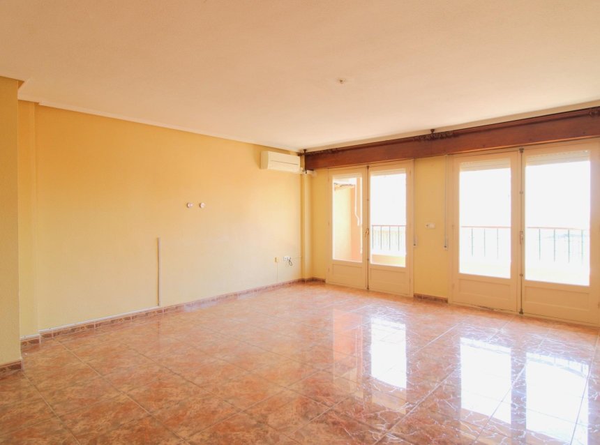 Resale - Apartment -
Torrevieja