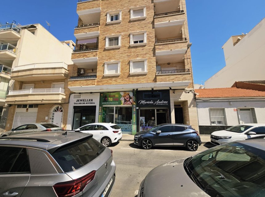 Resale - Apartment -
Torrevieja