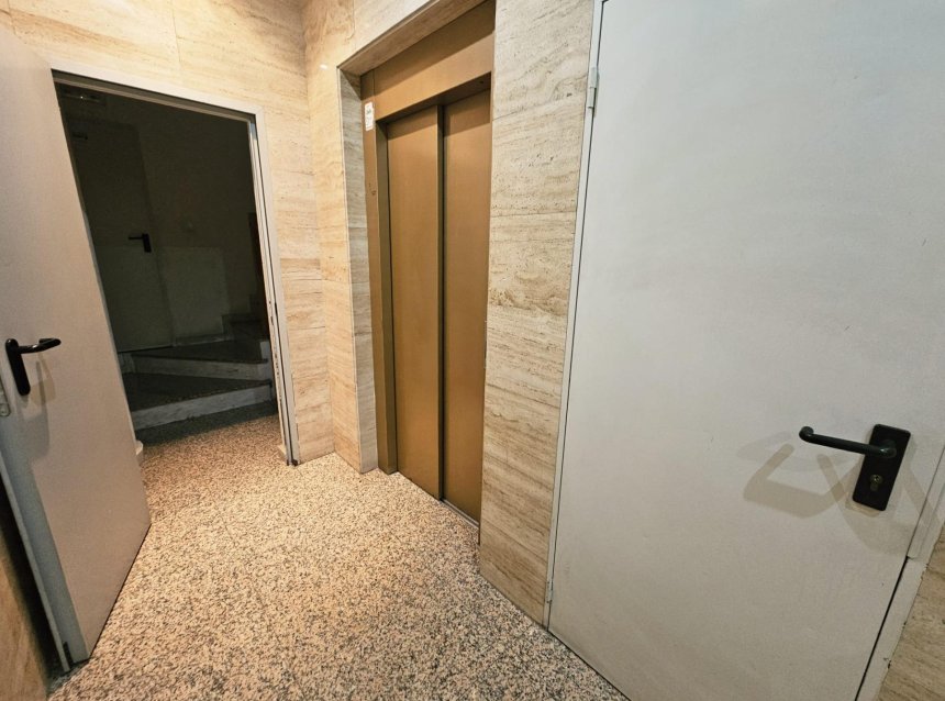 Resale - Apartment -
Torrevieja