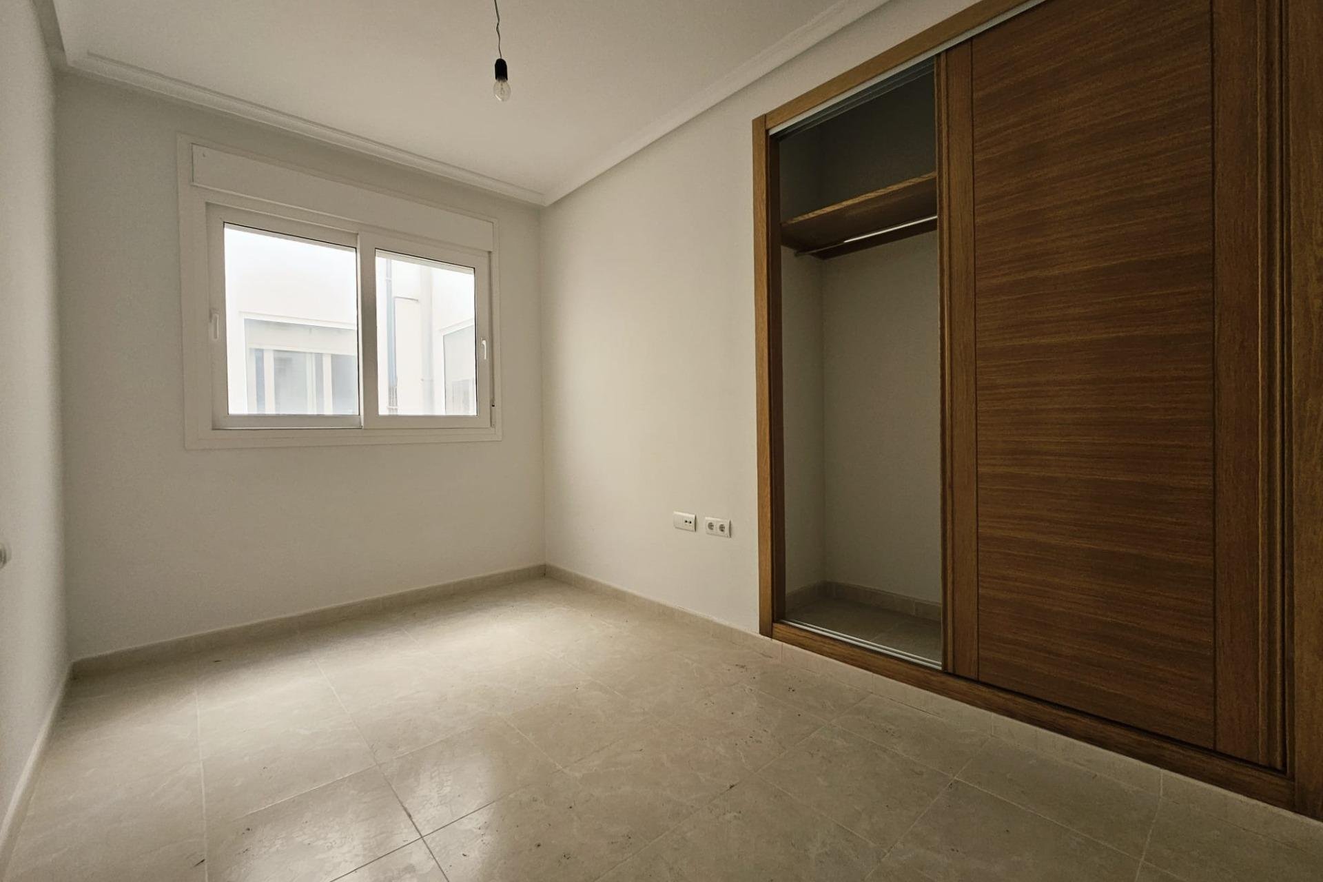 Resale - Apartment -
Torrevieja