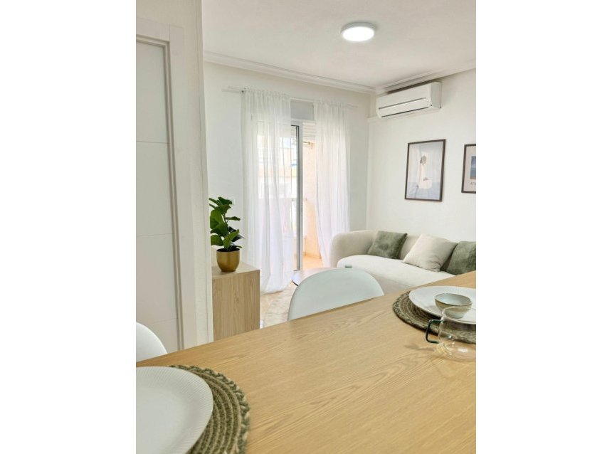 Resale - Apartment -
Torrevieja