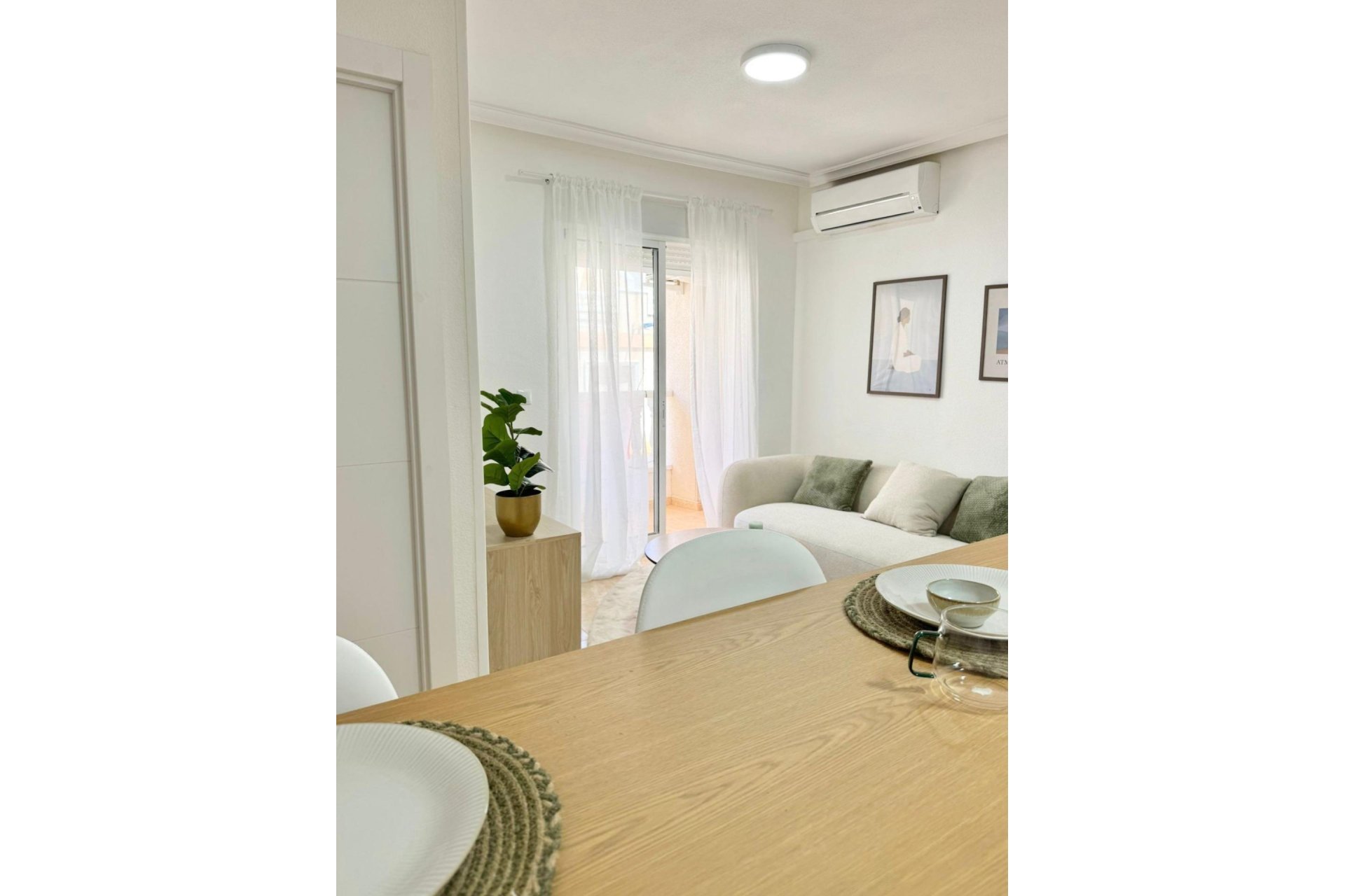 Resale - Apartment -
Torrevieja