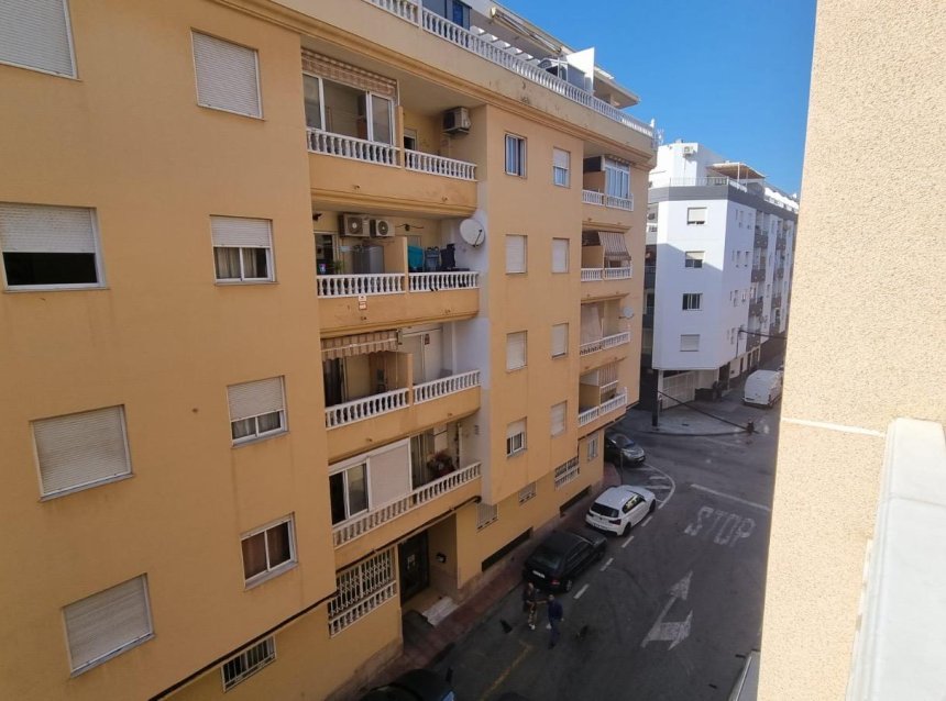 Resale - Apartment -
Torrevieja