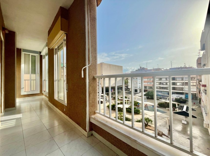 Resale - Apartment -
Torrevieja