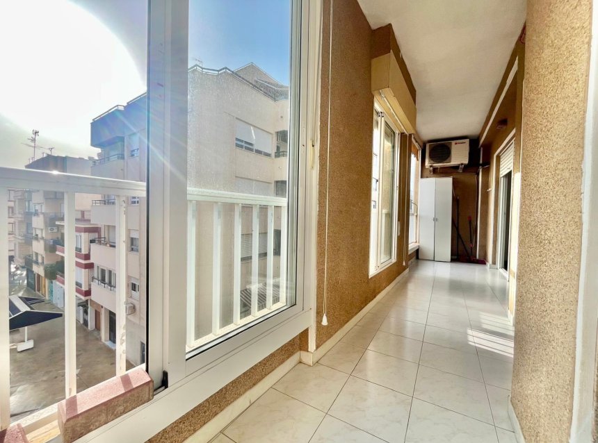 Resale - Apartment -
Torrevieja