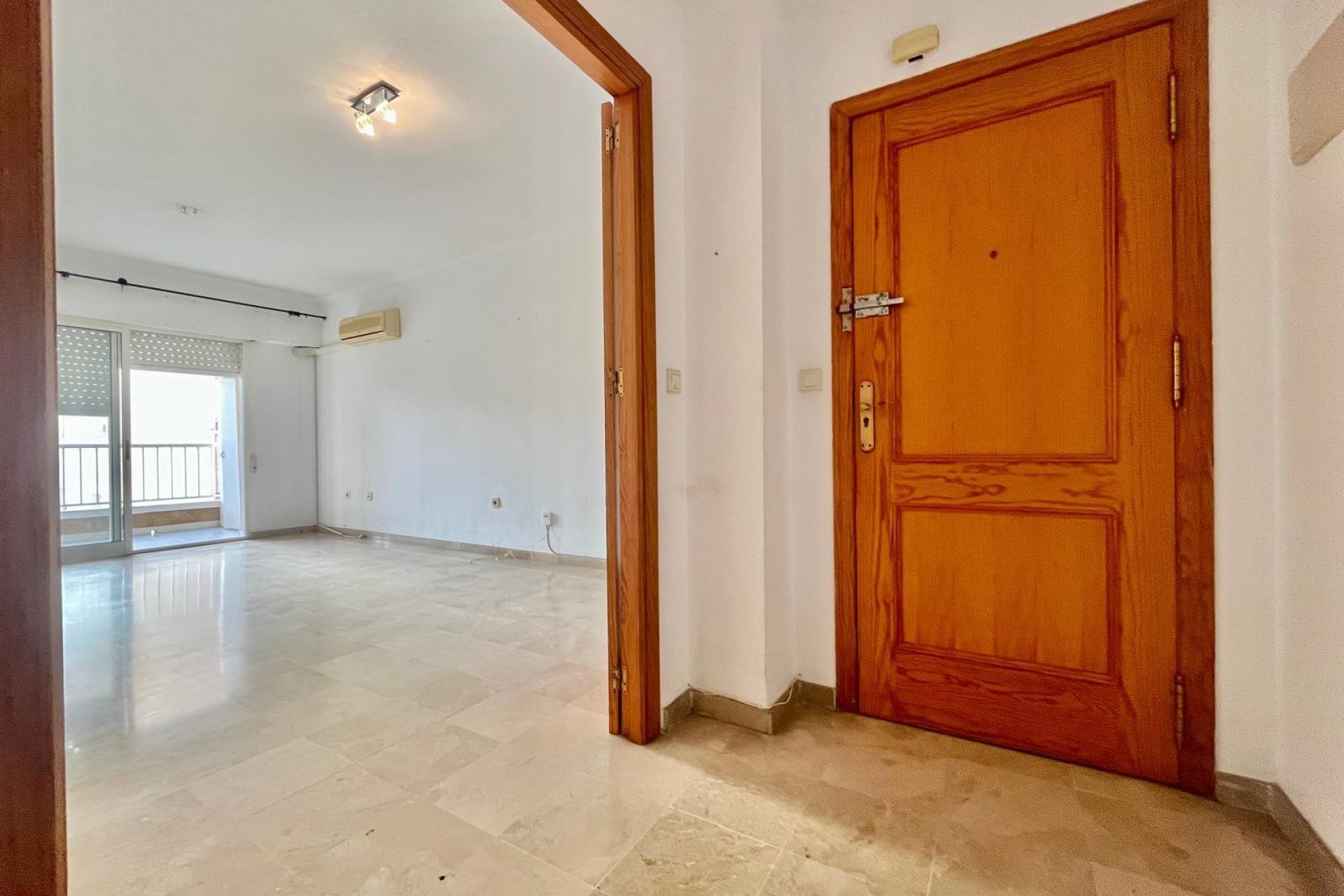 Resale - Apartment -
Torrevieja