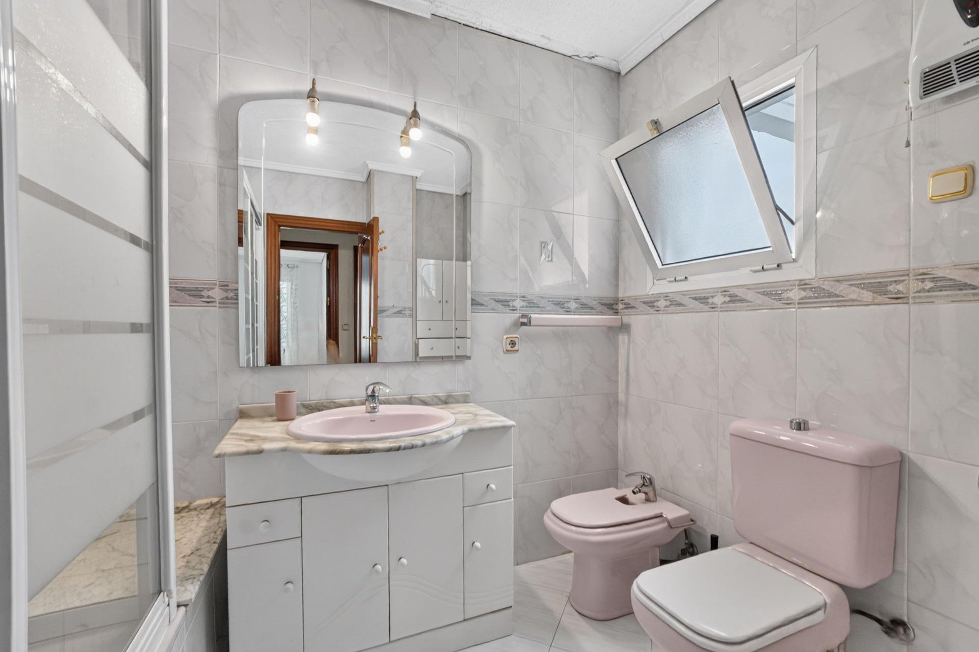 Resale - Apartment -
Torrevieja
