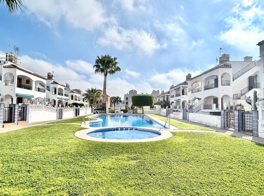 Resale - Apartment -
Villamartin - Costa Blanca
