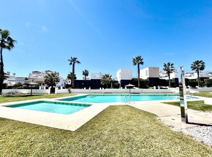 Resale - Apartment -
Villamartin - Costa Blanca