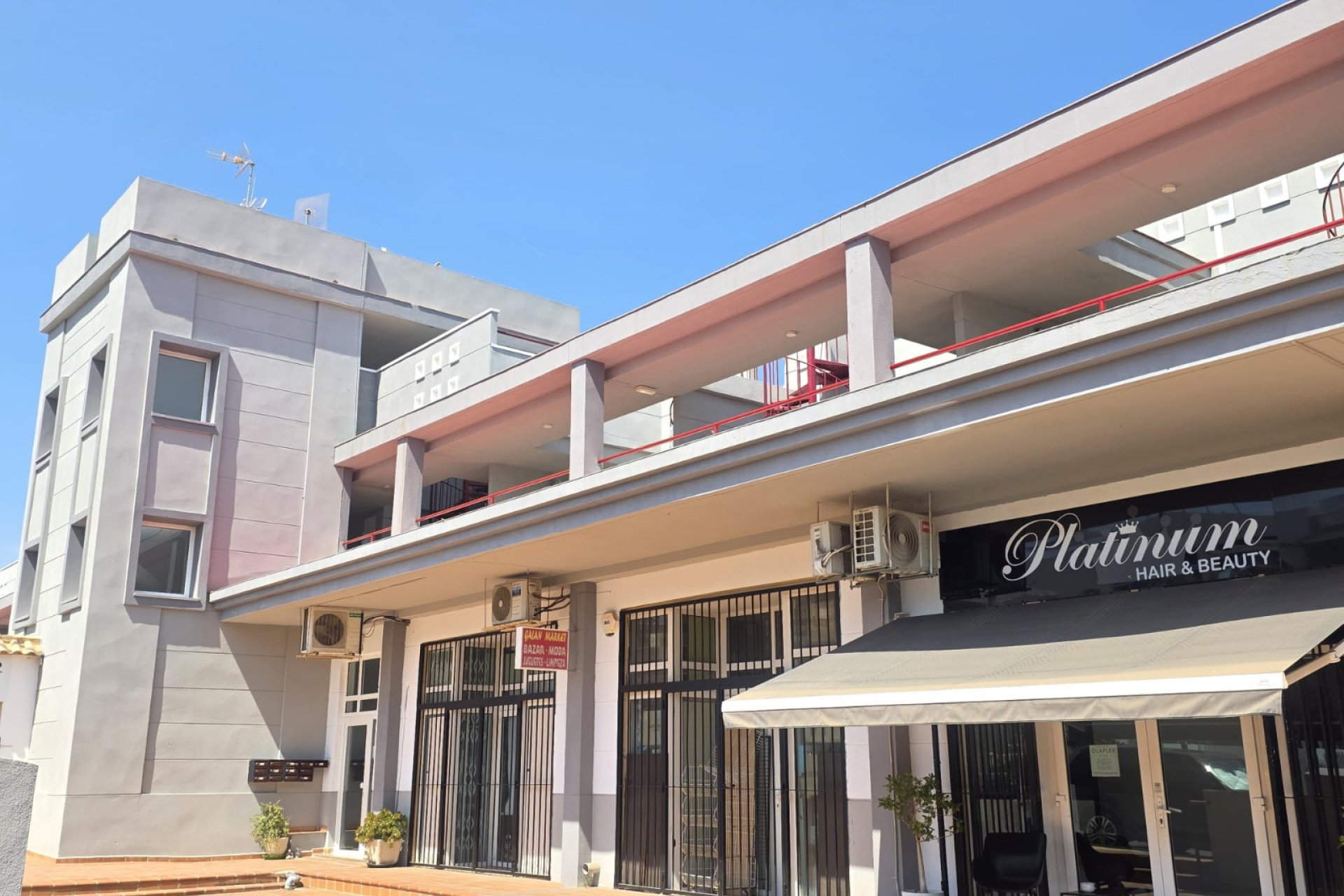 Resale - Apartment -
Villamartin - Costa Blanca