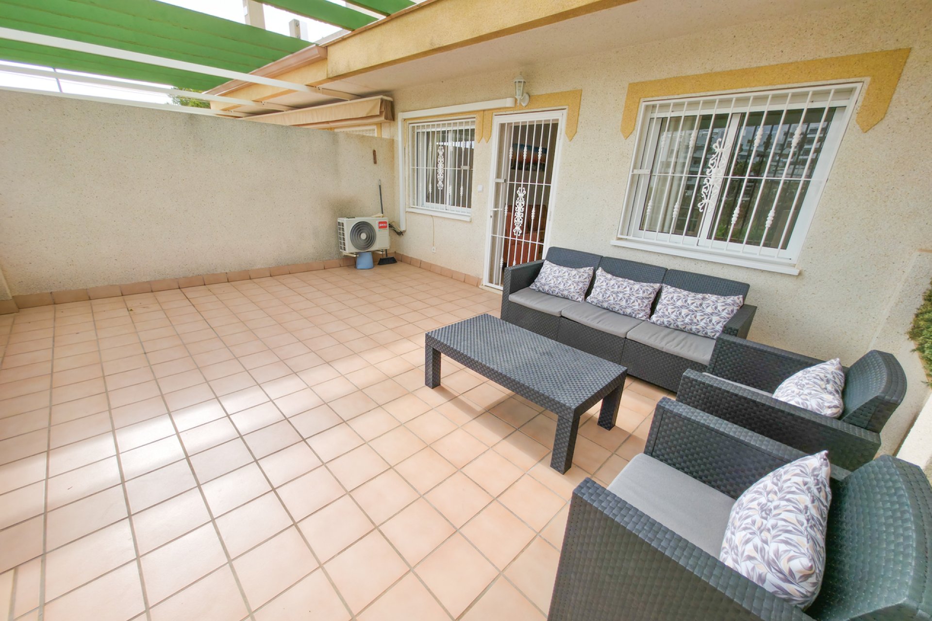 Resale - Apartment -
Villamartin - Costa Blanca