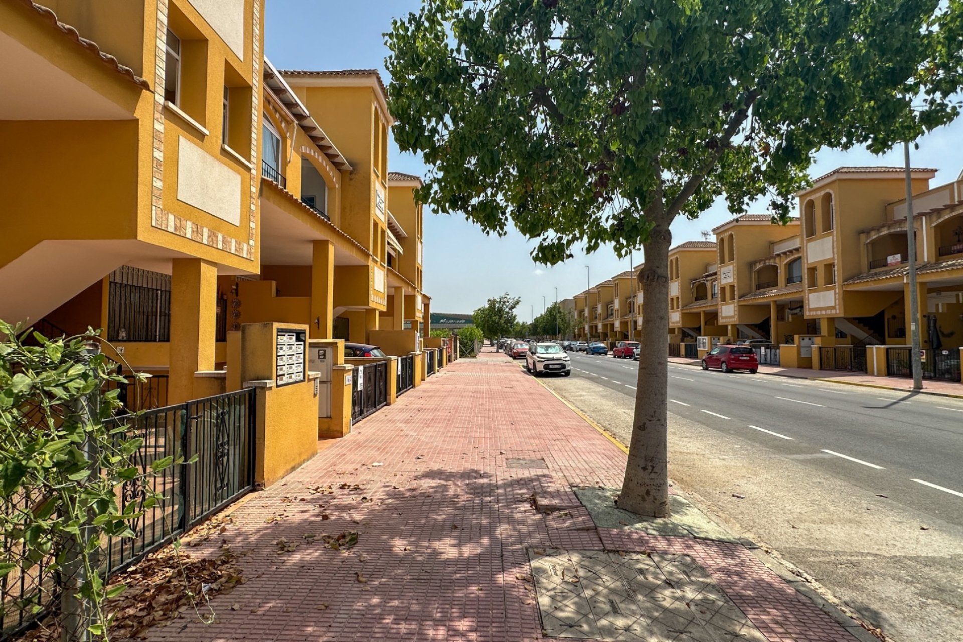 Resale - Bungalow -
Daya Nueva - Costa Blanca