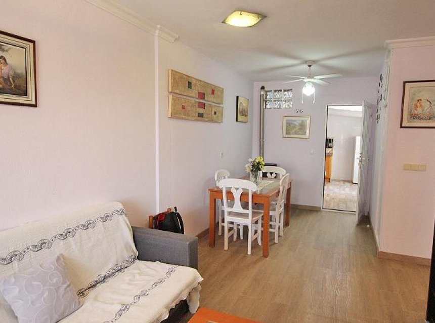 Resale - Bungalow -
Guardamar del Segura - 03140