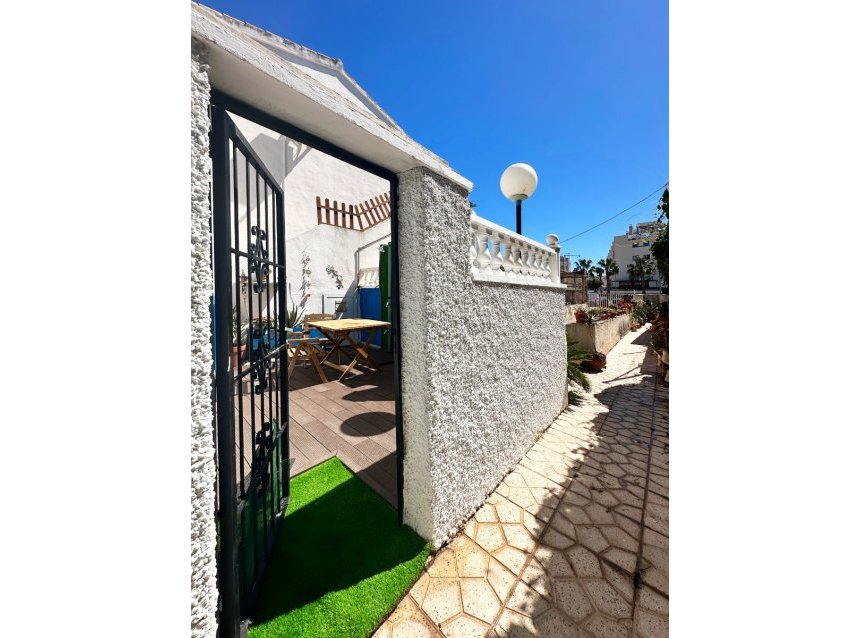 Resale - Bungalow -
Orihuela Costa - Costa Blanca
