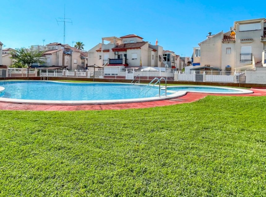 Resale - Bungalow -
Orihuela Costa - Costa Blanca