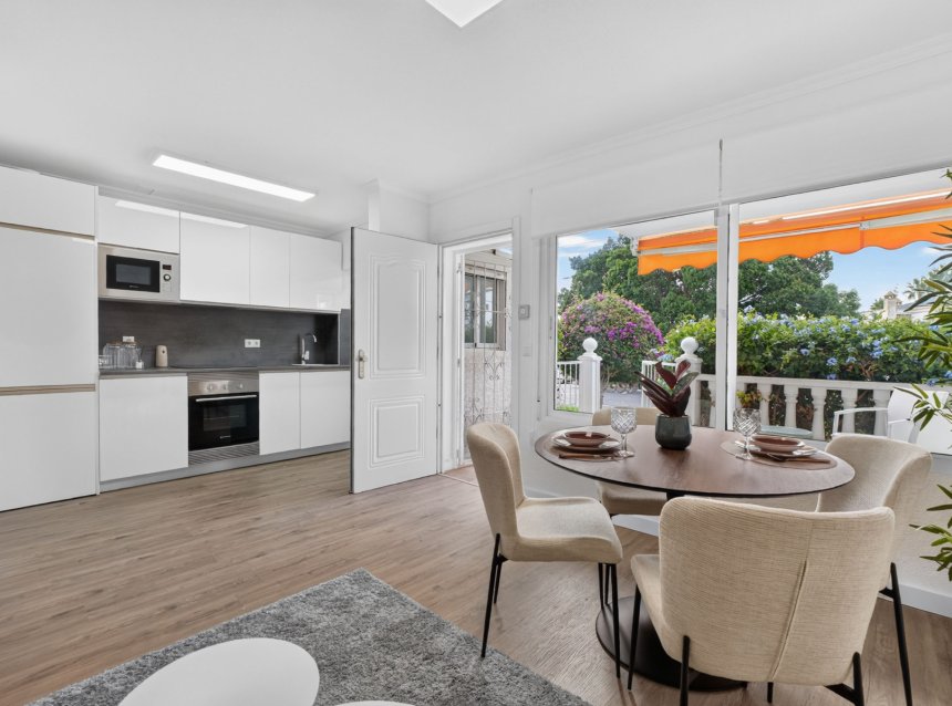 Resale - Bungalow -
Orihuela Costa - Costa Blanca