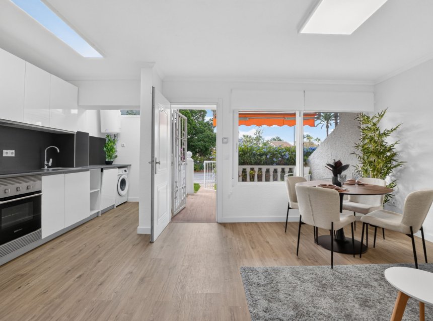 Resale - Bungalow -
Orihuela Costa - Costa Blanca