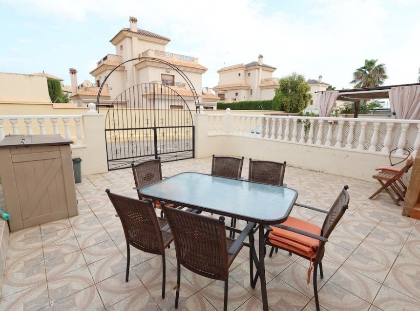 Resale - Bungalow -
Orihuela Costa - Costa Blanca