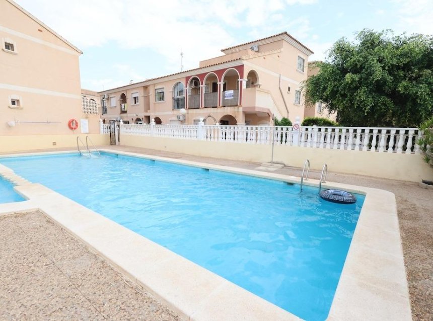 Resale - Bungalow -
Orihuela Costa - Costa Blanca