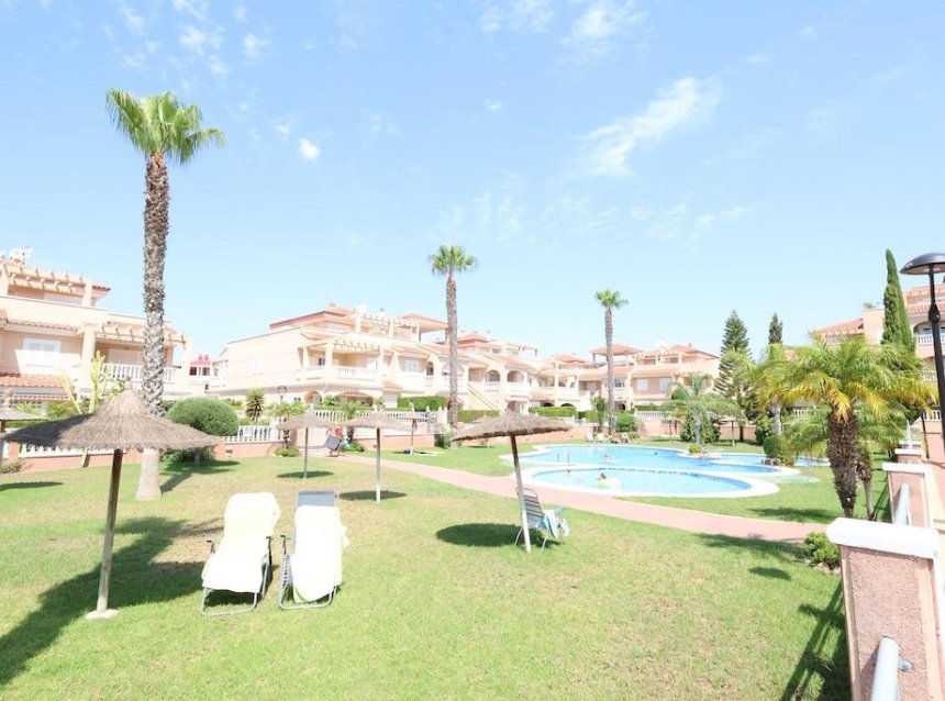 Resale - Bungalow -
Orihuela Costa - Costa Blanca