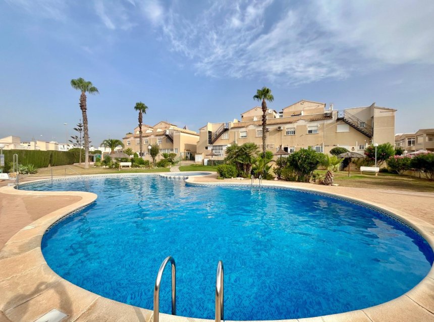 Resale - Bungalow -
Orihuela Costa - La Chismosa