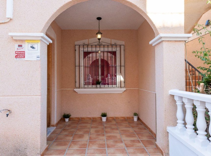 Resale - Bungalow -
Orihuela Costa - La Regia