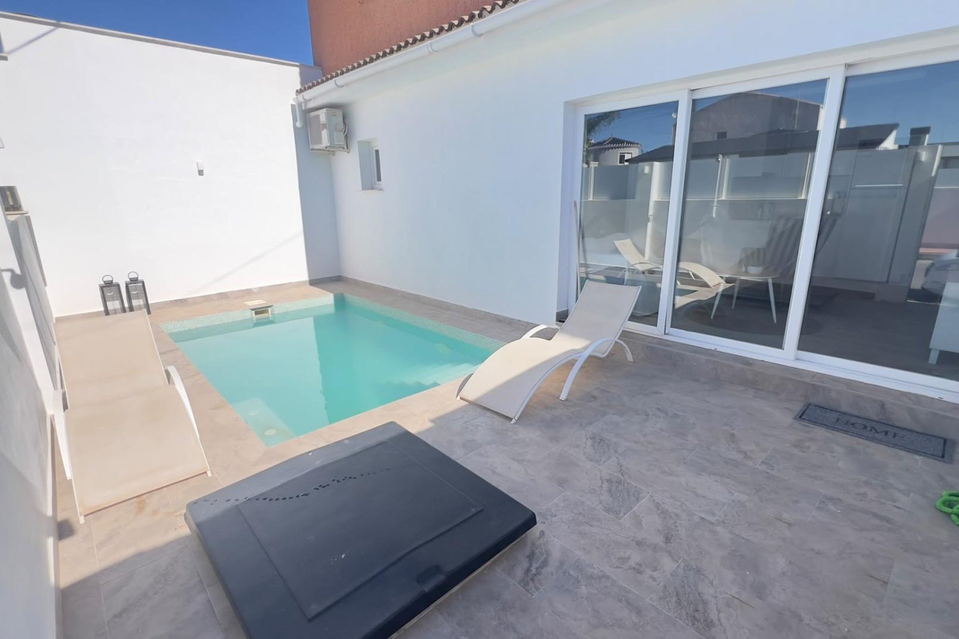 Resale - Bungalow -
Orihuela Costa - La Regia