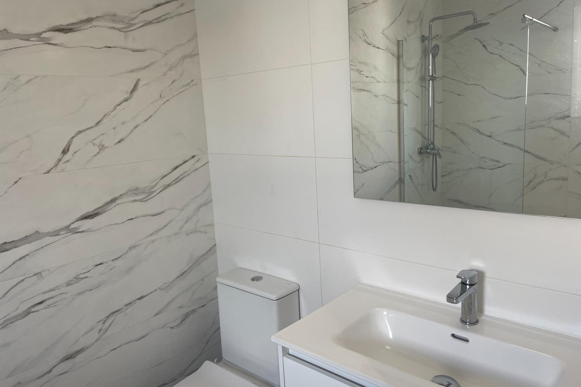 Resale - Bungalow -
Orihuela Costa - La Regia