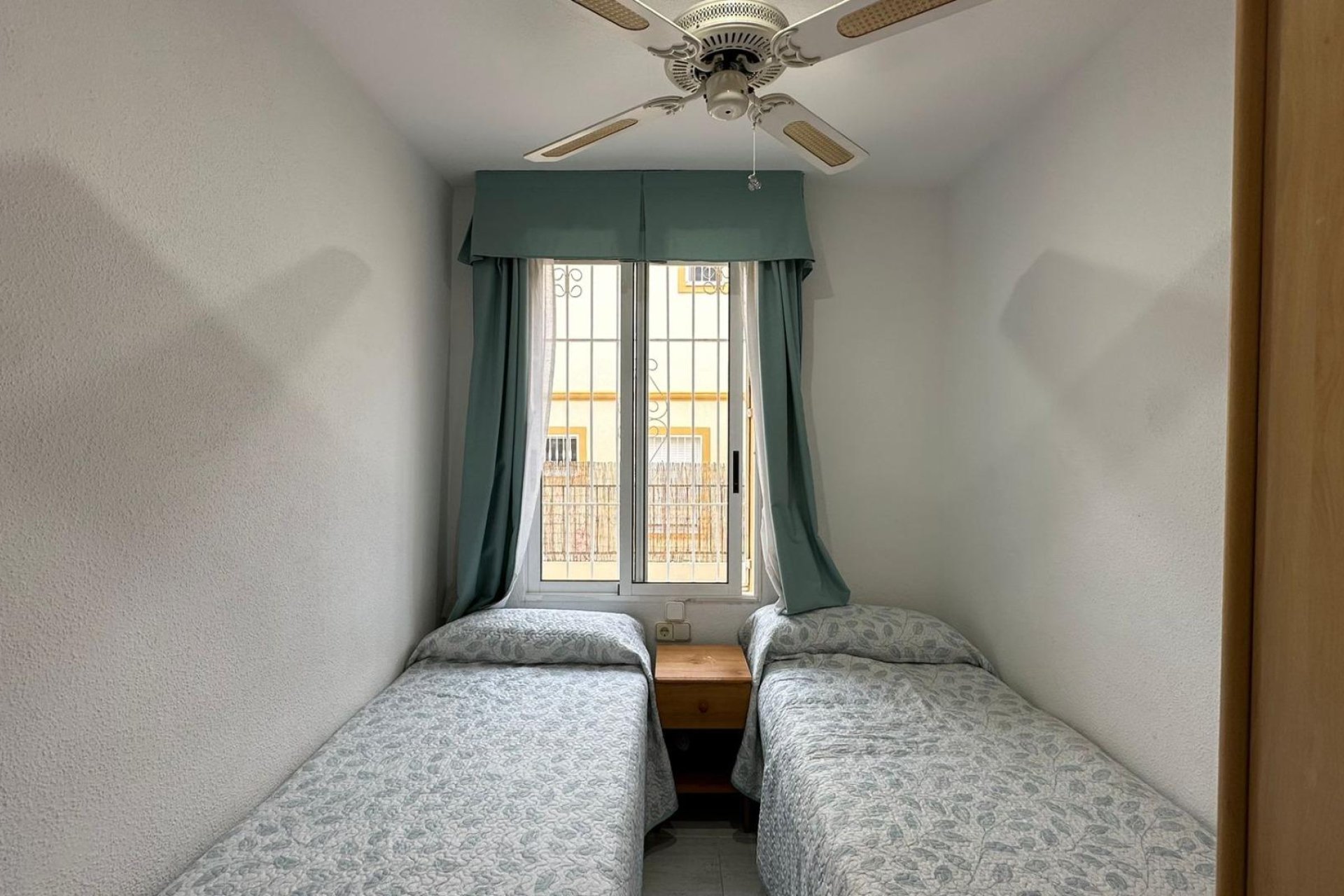 Resale - Bungalow -
Orihuela Costa - Los Almendros-la Florida