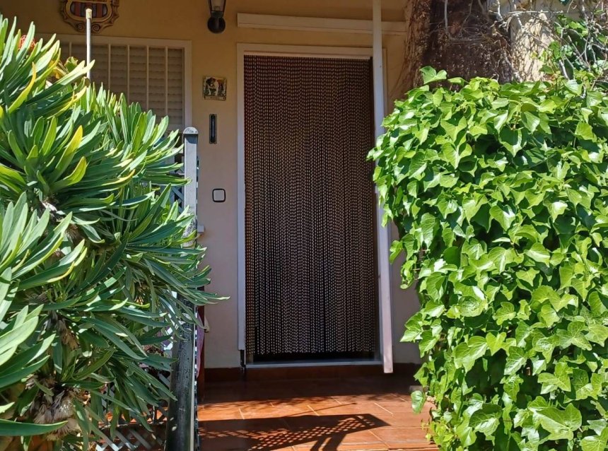 Resale - Bungalow -
Orihuela Costa - Los Almendros-la Florida