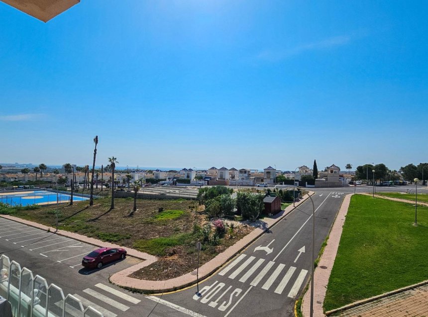 Resale - Bungalow -
Orihuela Costa - Los Altos