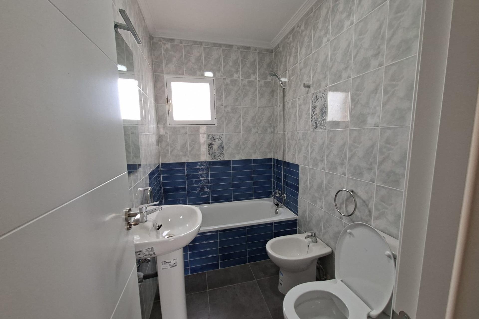 Resale - Bungalow -
Orihuela Costa - Punta Prima