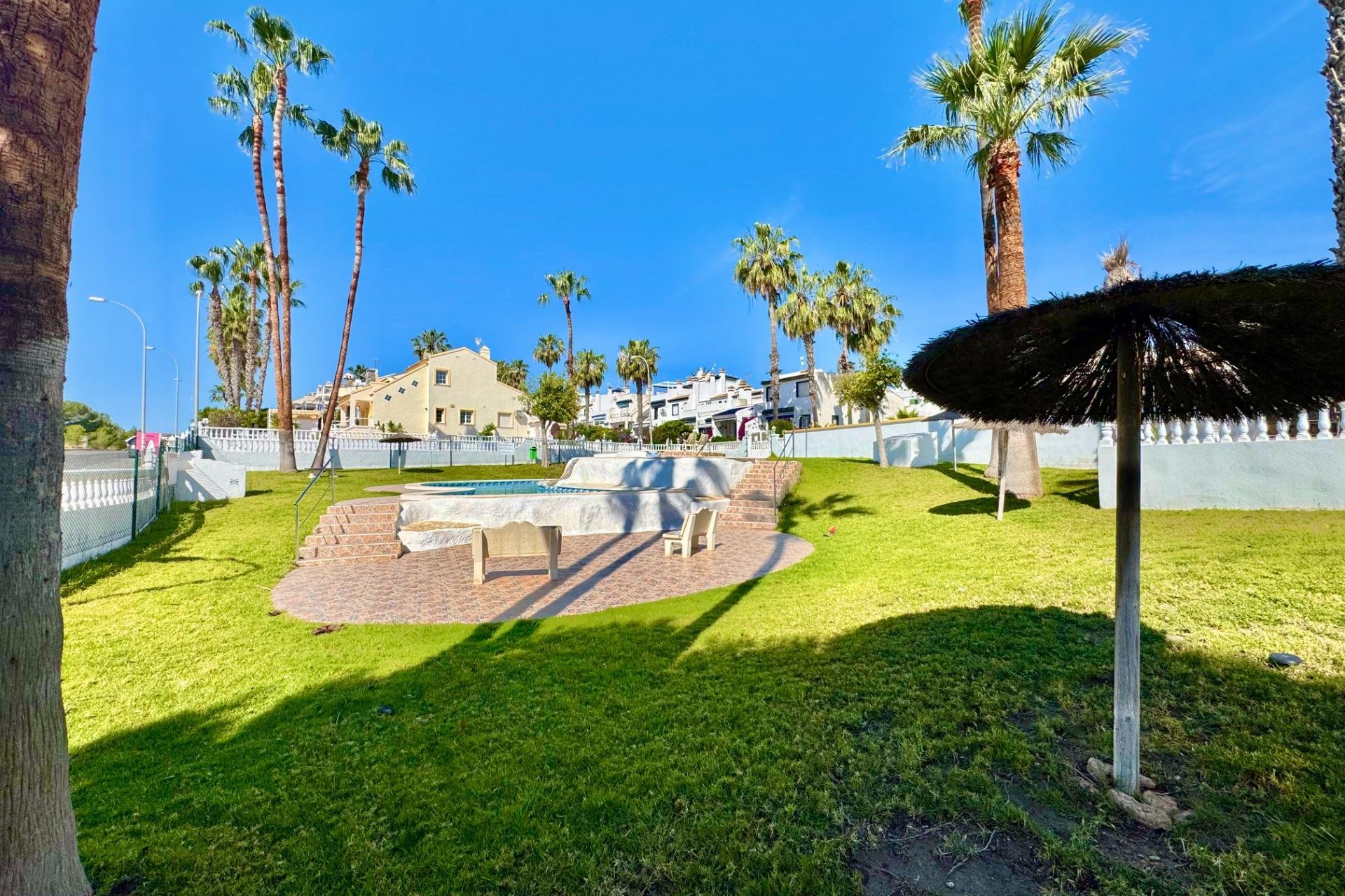 Resale - Bungalow -
Orihuela Costa - Villamartín-las Filipinas