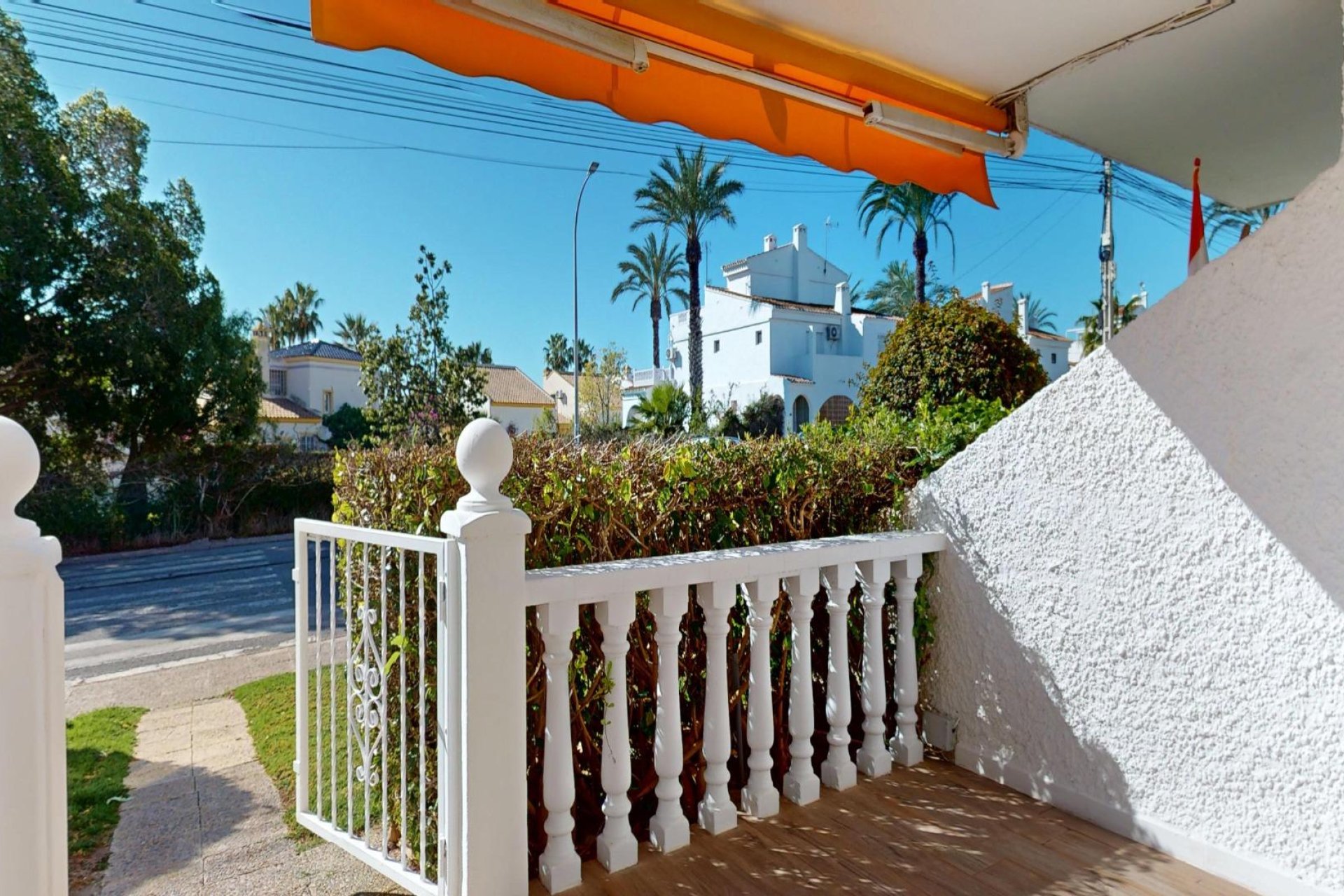 Resale - Bungalow -
Orihuela Costa - Villamartín