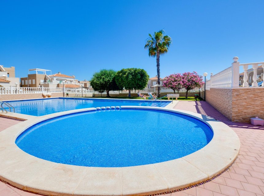 Resale - Bungalow -
Torrevieja - Aguas Nuevas 1