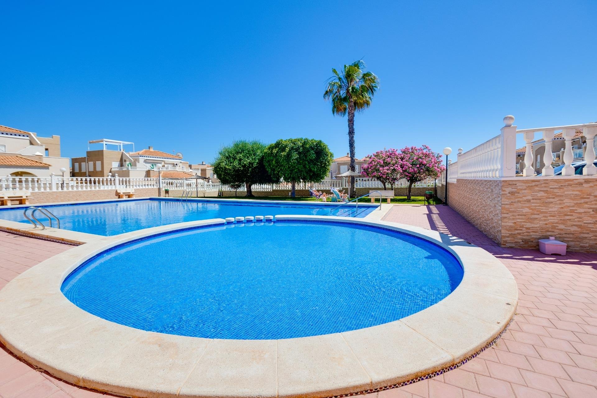 Resale - Bungalow -
Torrevieja - Aguas Nuevas 1