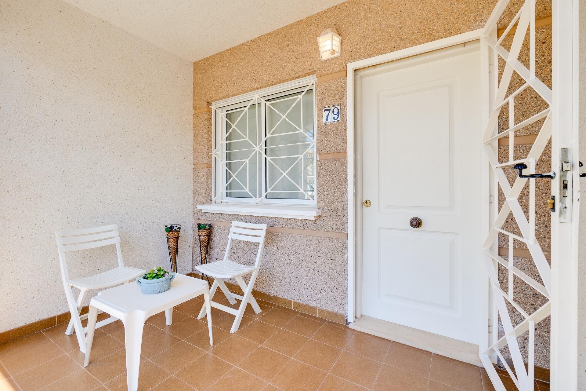 Resale - Bungalow -
Torrevieja - Aguas Nuevas 1