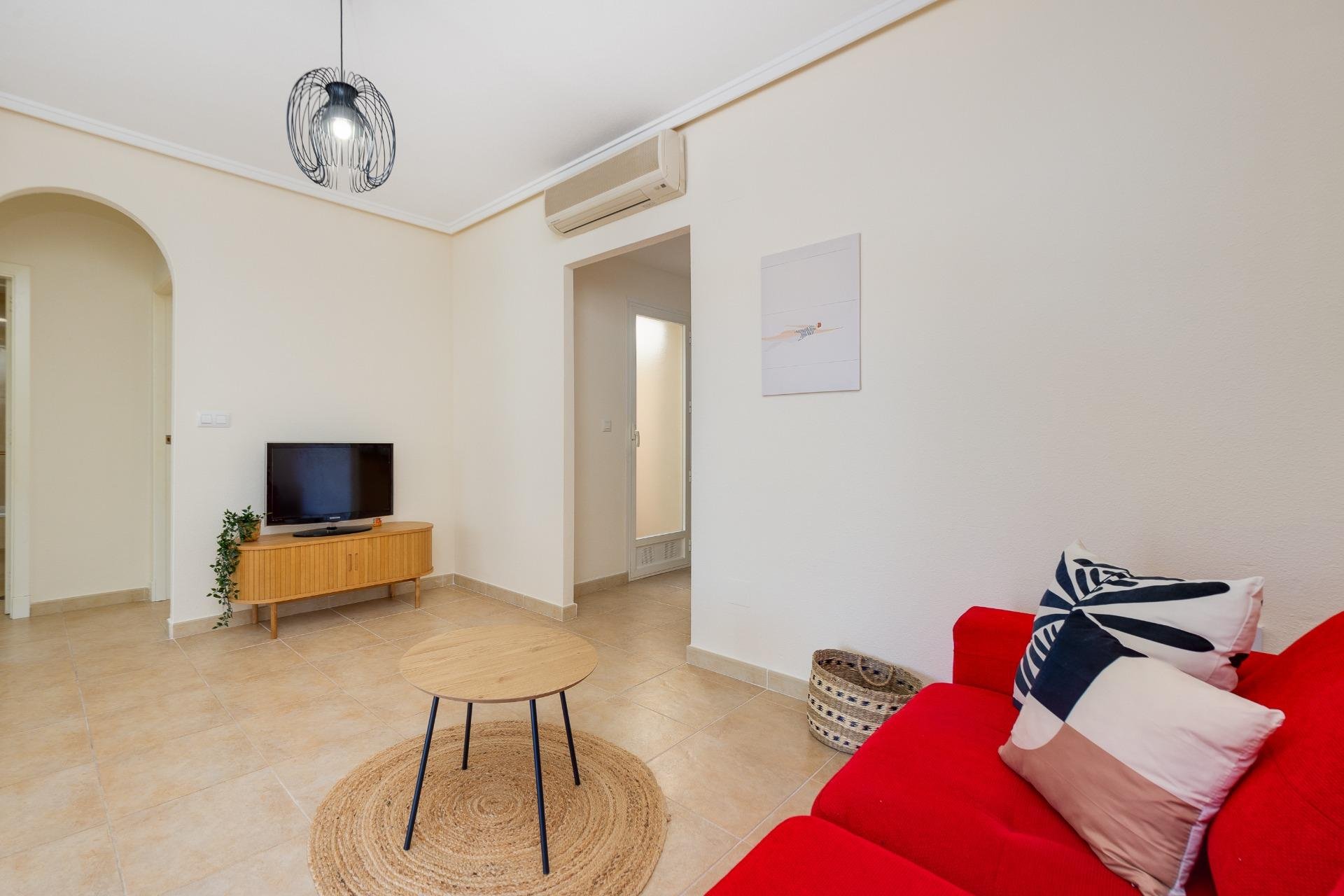 Resale - Bungalow -
Torrevieja - Aguas Nuevas 1