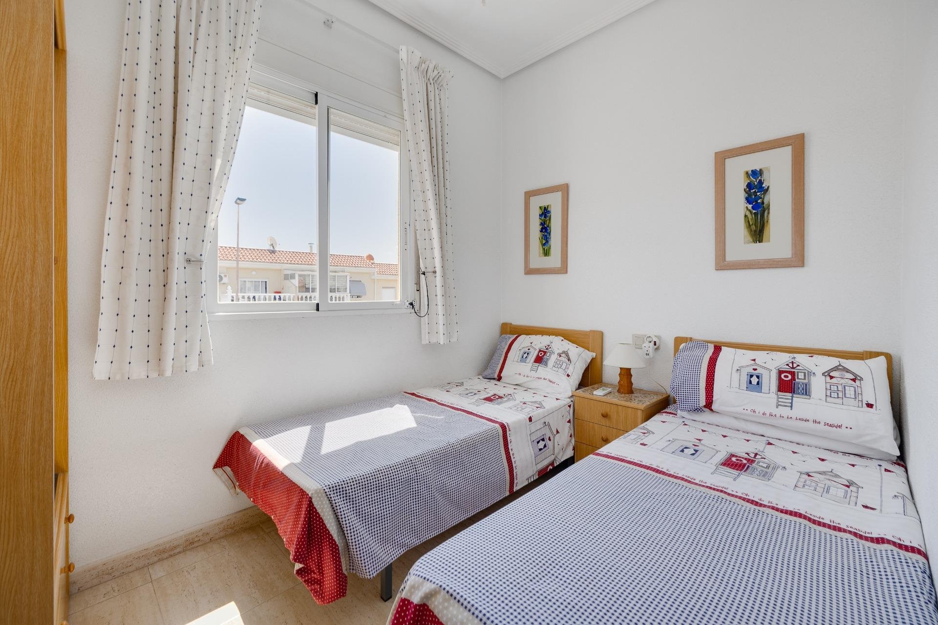Resale - Bungalow -
Torrevieja - Aguas Nuevas