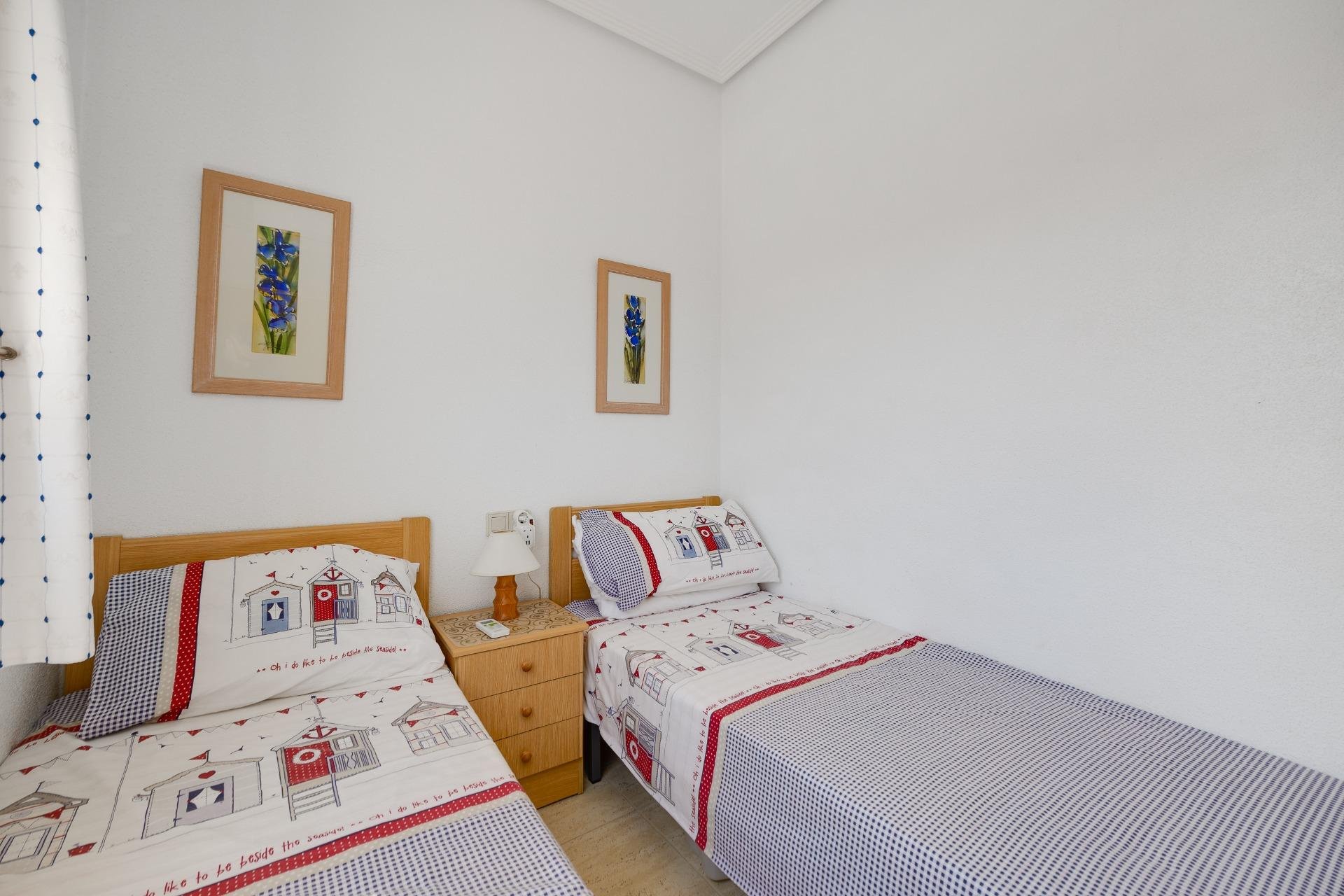 Resale - Bungalow -
Torrevieja - Aguas Nuevas