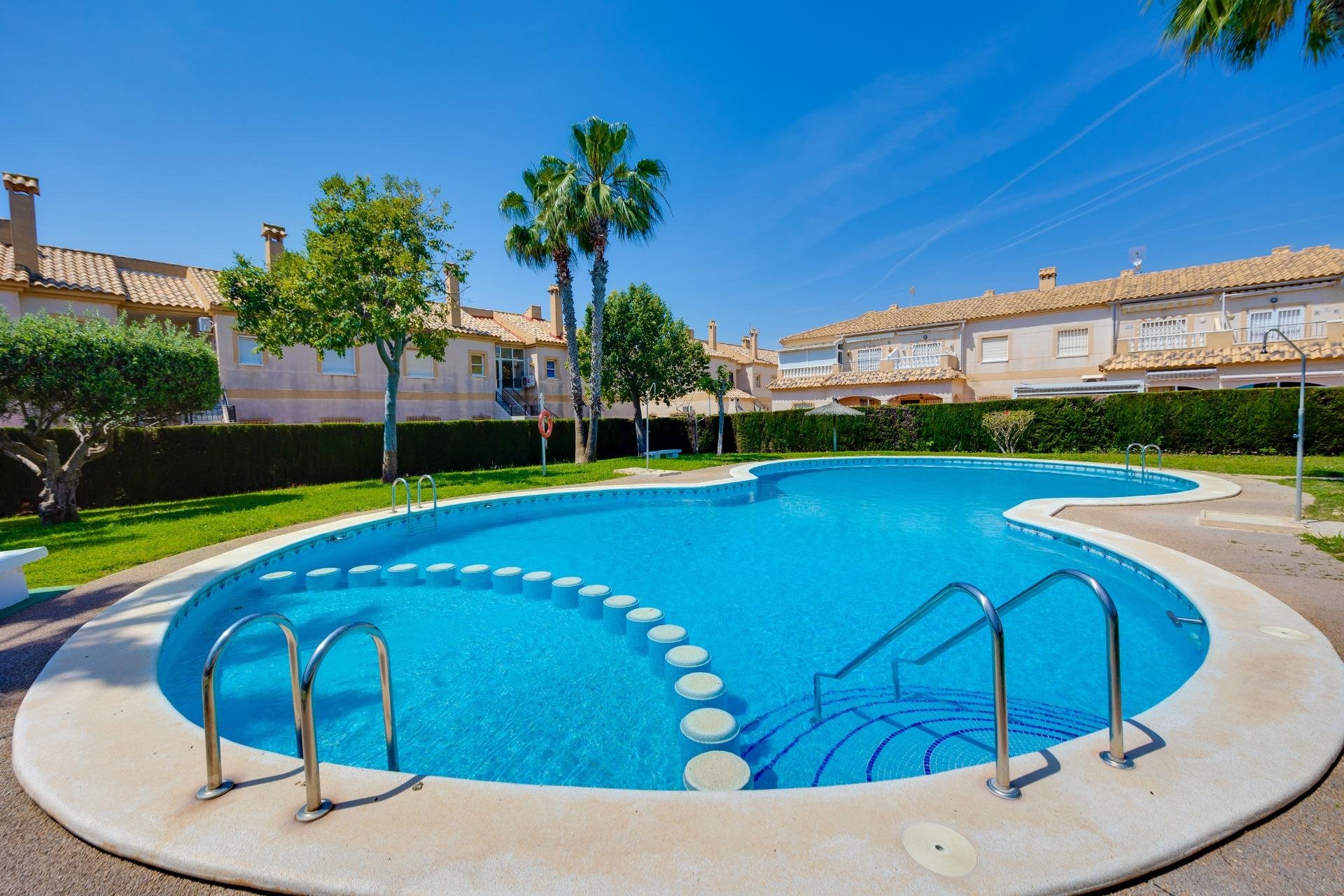 Resale - Bungalow -
Torrevieja - Aguas Nuevas