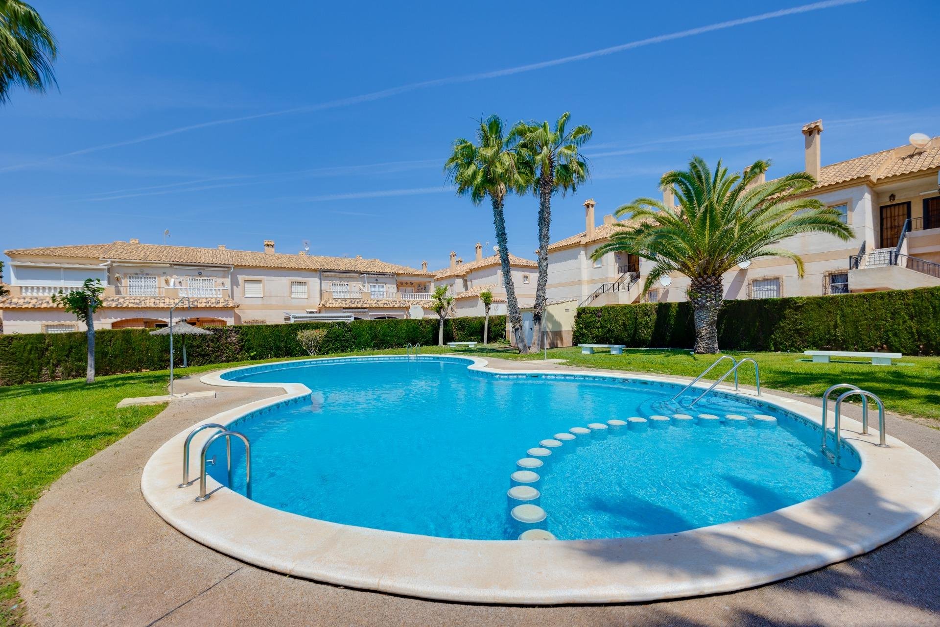 Resale - Bungalow -
Torrevieja - Aguas Nuevas
