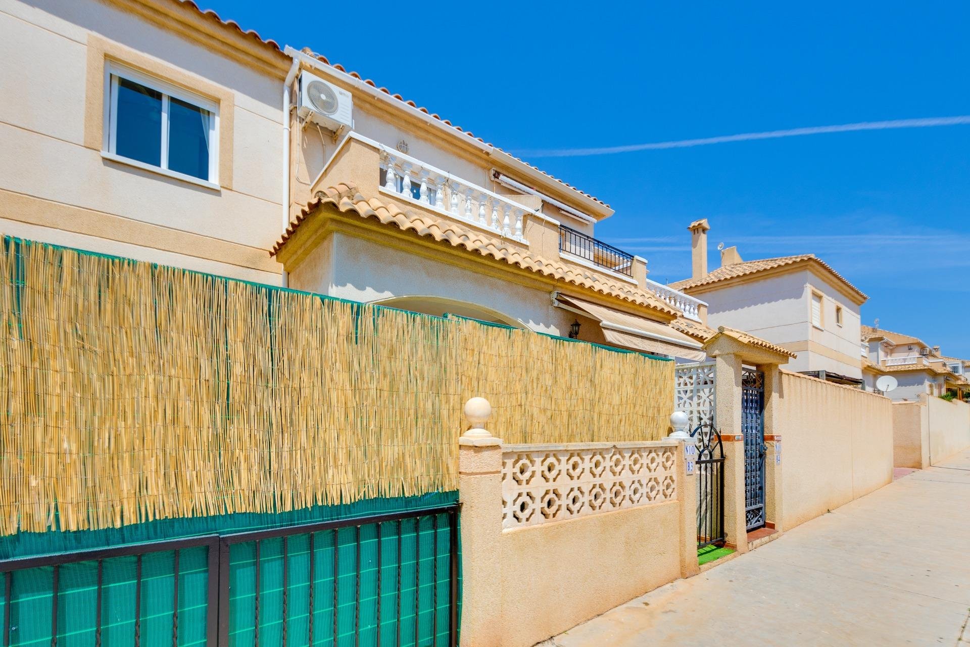 Resale - Bungalow -
Torrevieja - Aguas Nuevas