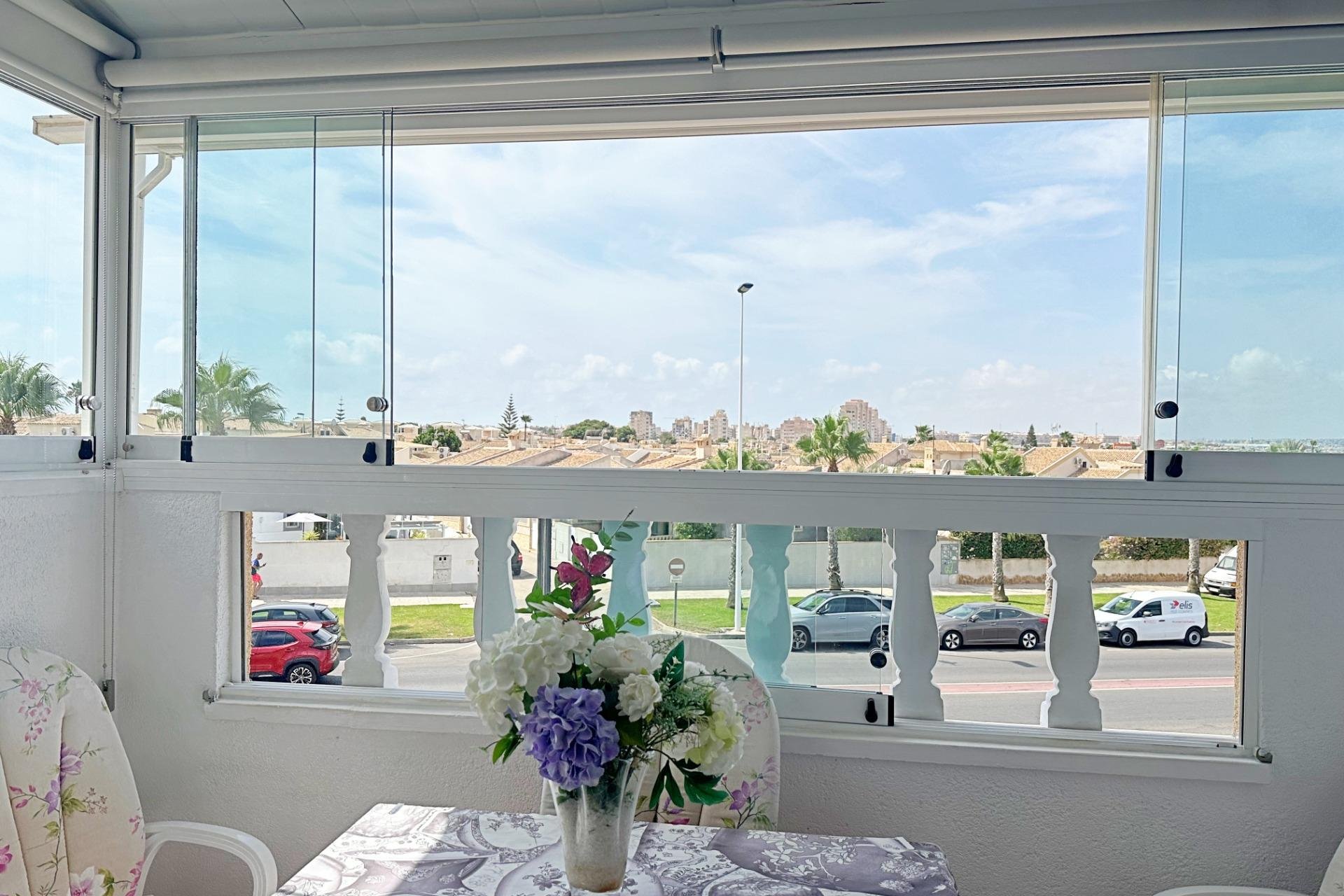 Resale - Bungalow -
Torrevieja - Aguas Nuevas