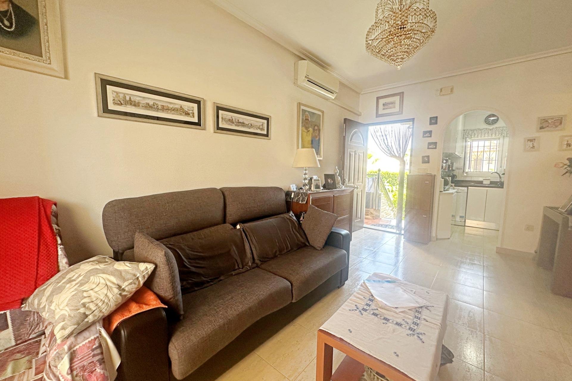 Resale - Bungalow -
Torrevieja - Aguas Nuevas