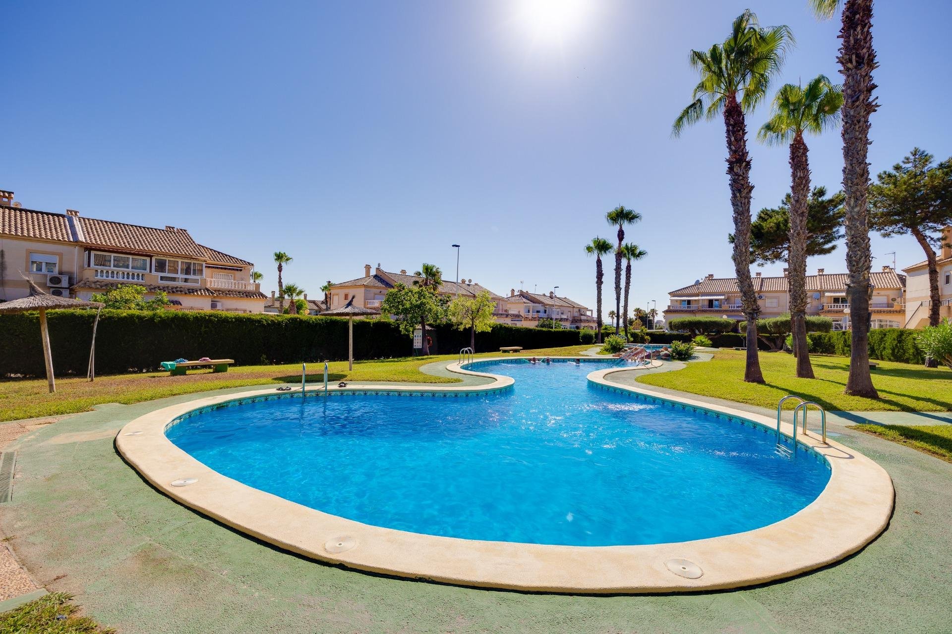 Resale - Bungalow -
Torrevieja - Aguas Nuevas