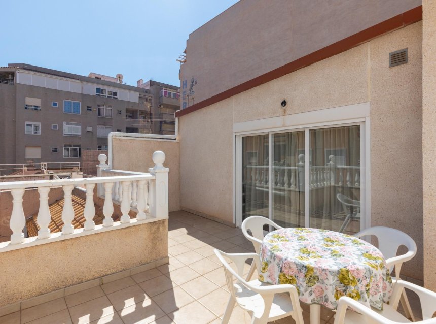 Resale - Bungalow -
Torrevieja - Centro