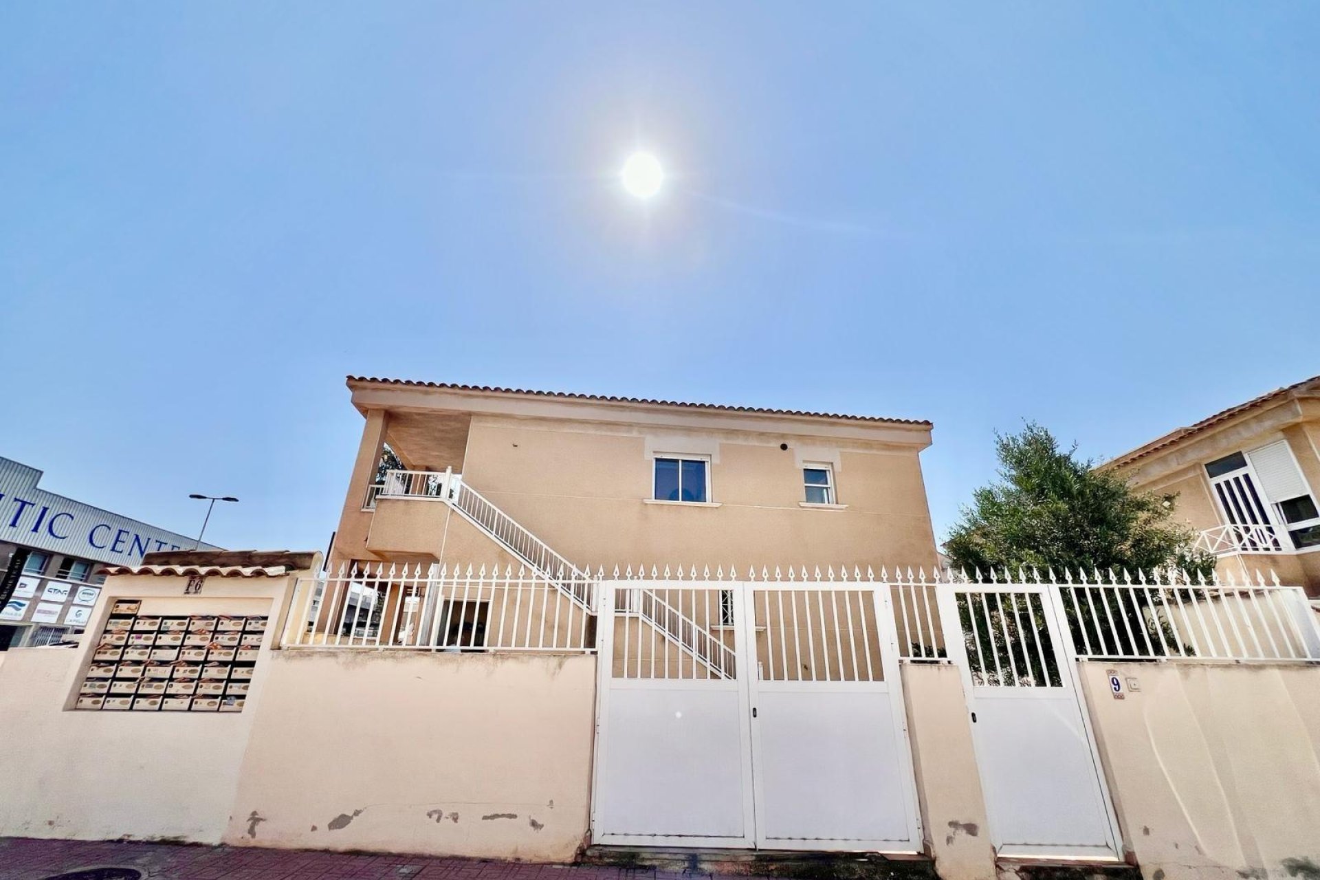 Resale - Bungalow -
Torrevieja - Centro