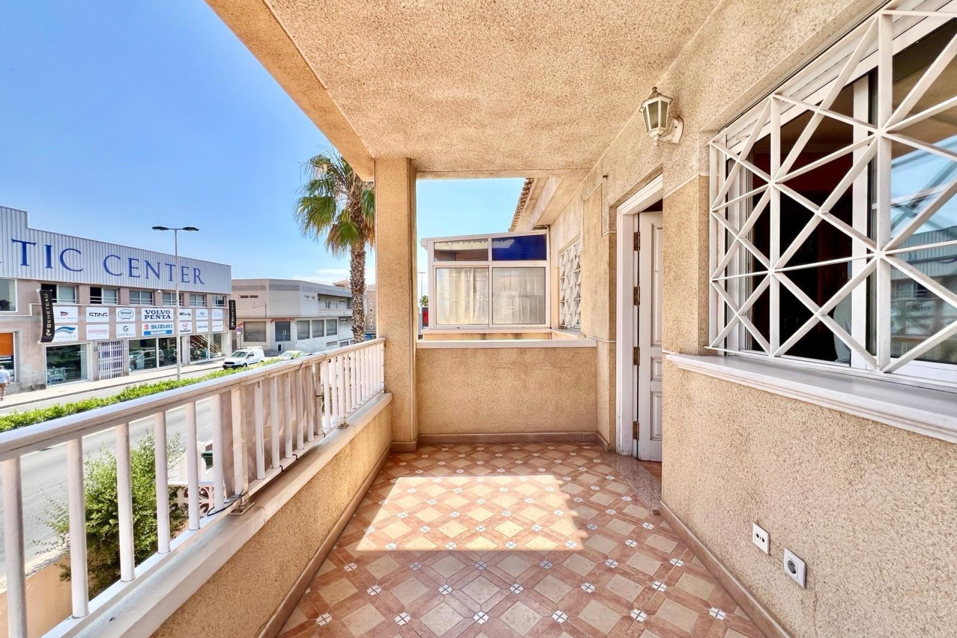 Resale - Bungalow -
Torrevieja - Centro