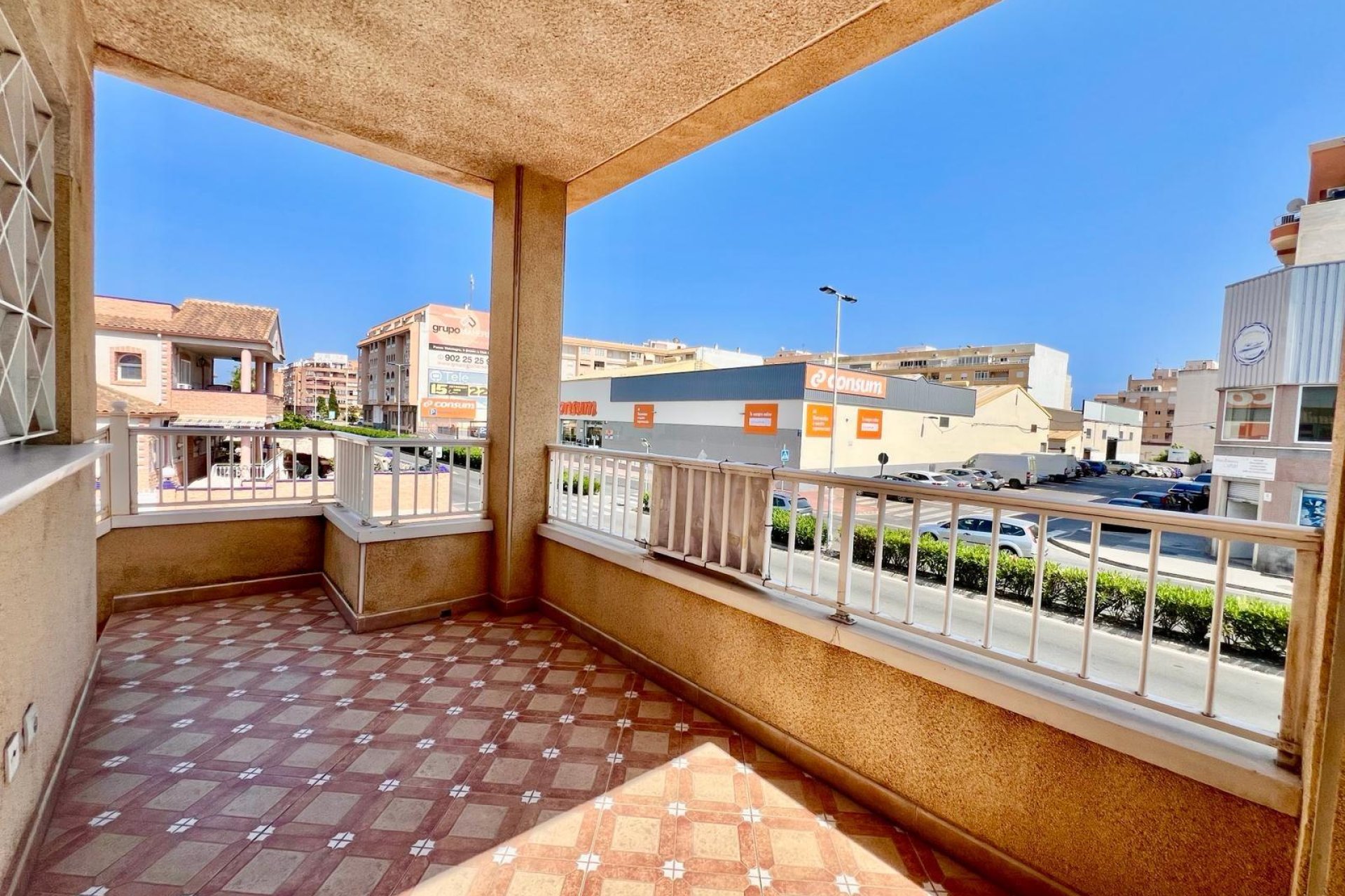 Resale - Bungalow -
Torrevieja - Centro
